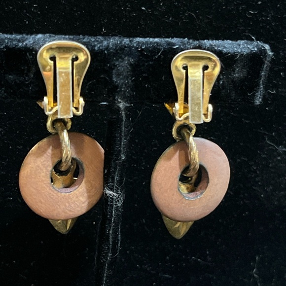 Kate Hines Brushed Goldtone FleurDeLis Dangling Vintage Clipon Jewelry Earrings - Picture 7 of 14